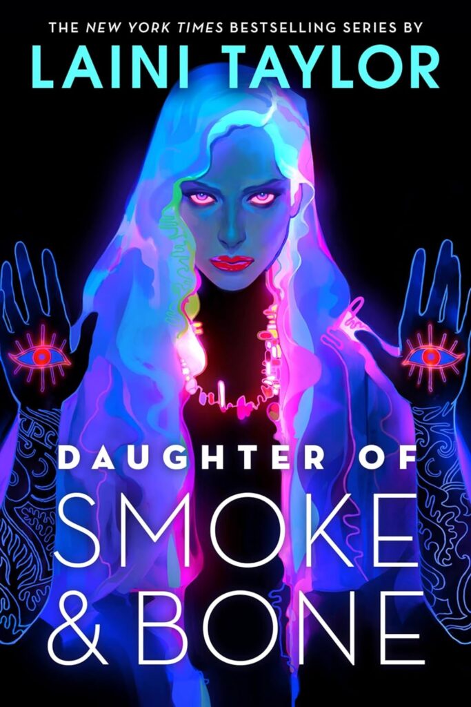 Daughter of Smoke and Bone Laini Taylor Book Cover